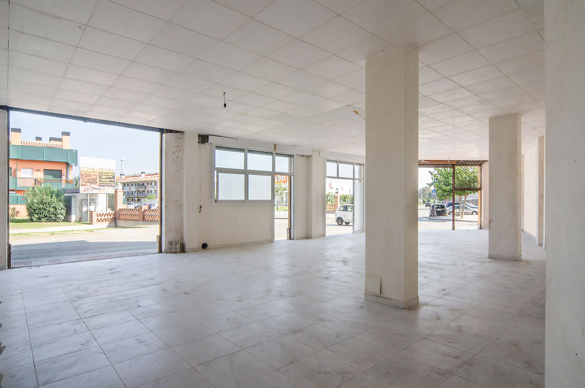 "Local comercial de lloguer a carrer Ribera de la Burgada, cantonada Camí del Roig, Palafolls"